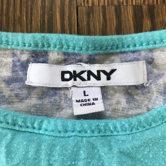 🔅3/30$🔅DKNY t-shirt - Picture 3 of 3